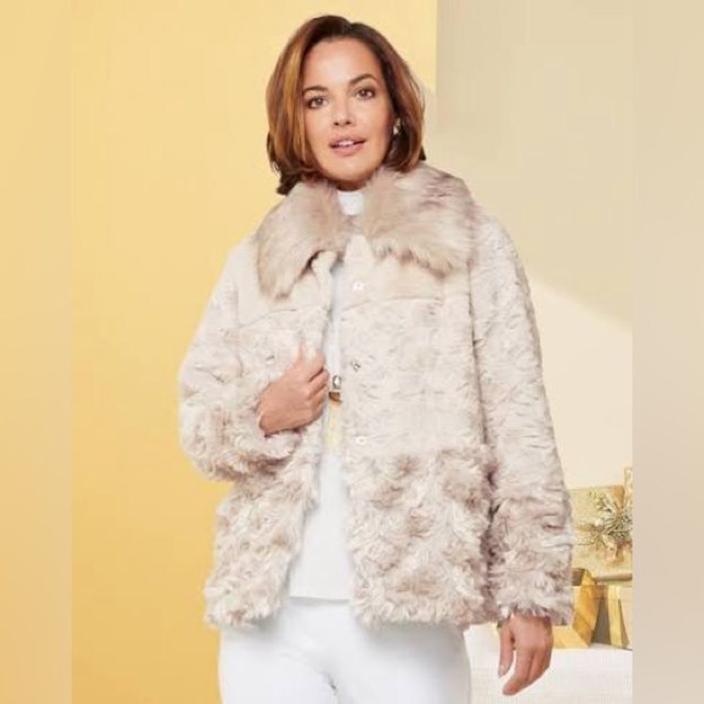NWT women’s DRAPER & DAMONS cream faux fur fabulous button up coat size small